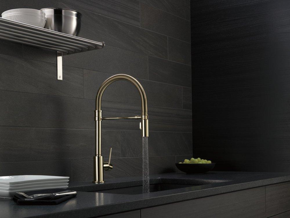 Single Handle Pull Down Kitchen Fauet in Polished Nickel 