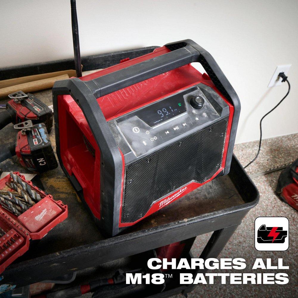 M18 BLUETOOTH JOBSITE RADIO & CHARGER 