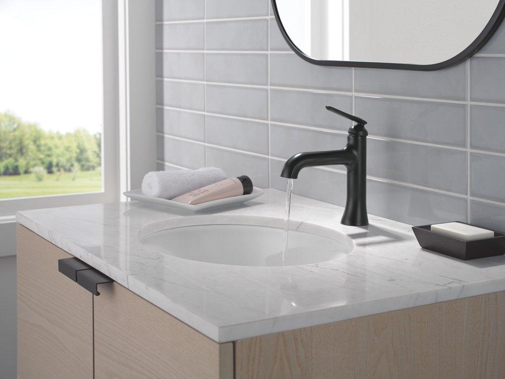 Delta Bonacci: Single Handle Bathroom Faucet 