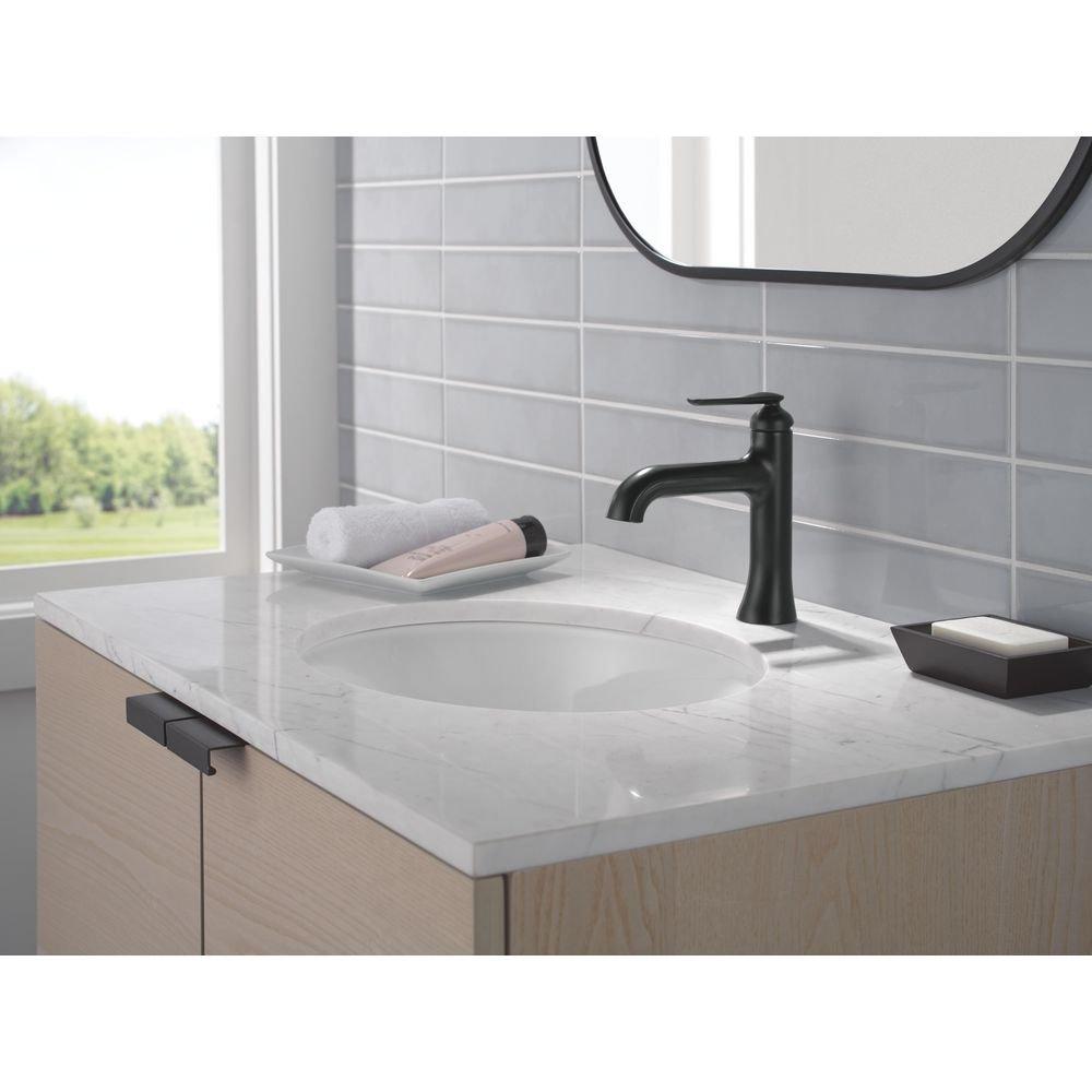 Delta Bonacci: Single Handle Bathroom Faucet 