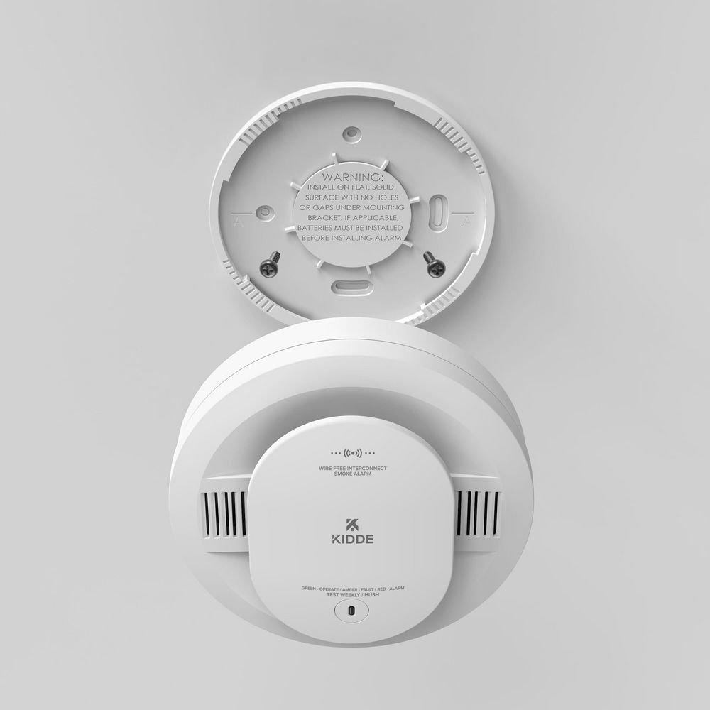Smoke Alarm with Wireless Interconnect and AA Backup Battery 