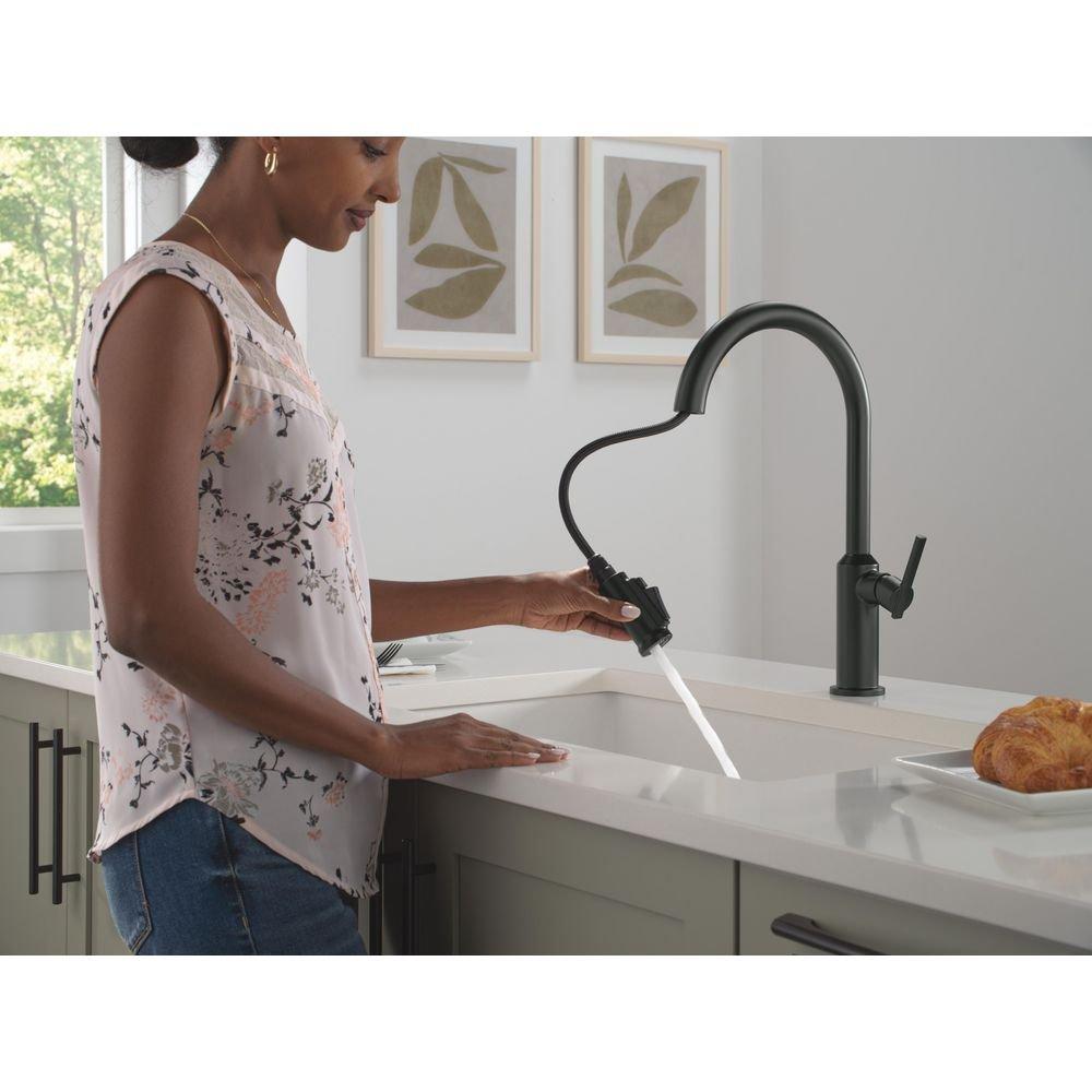 Delta Cordova: Single Handle Pull-Down Kitchen Faucet 