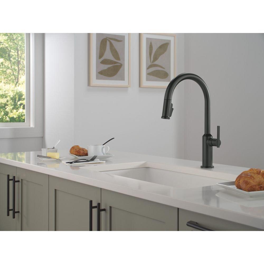 Delta Cordova: Single Handle Pull-Down Kitchen Faucet 