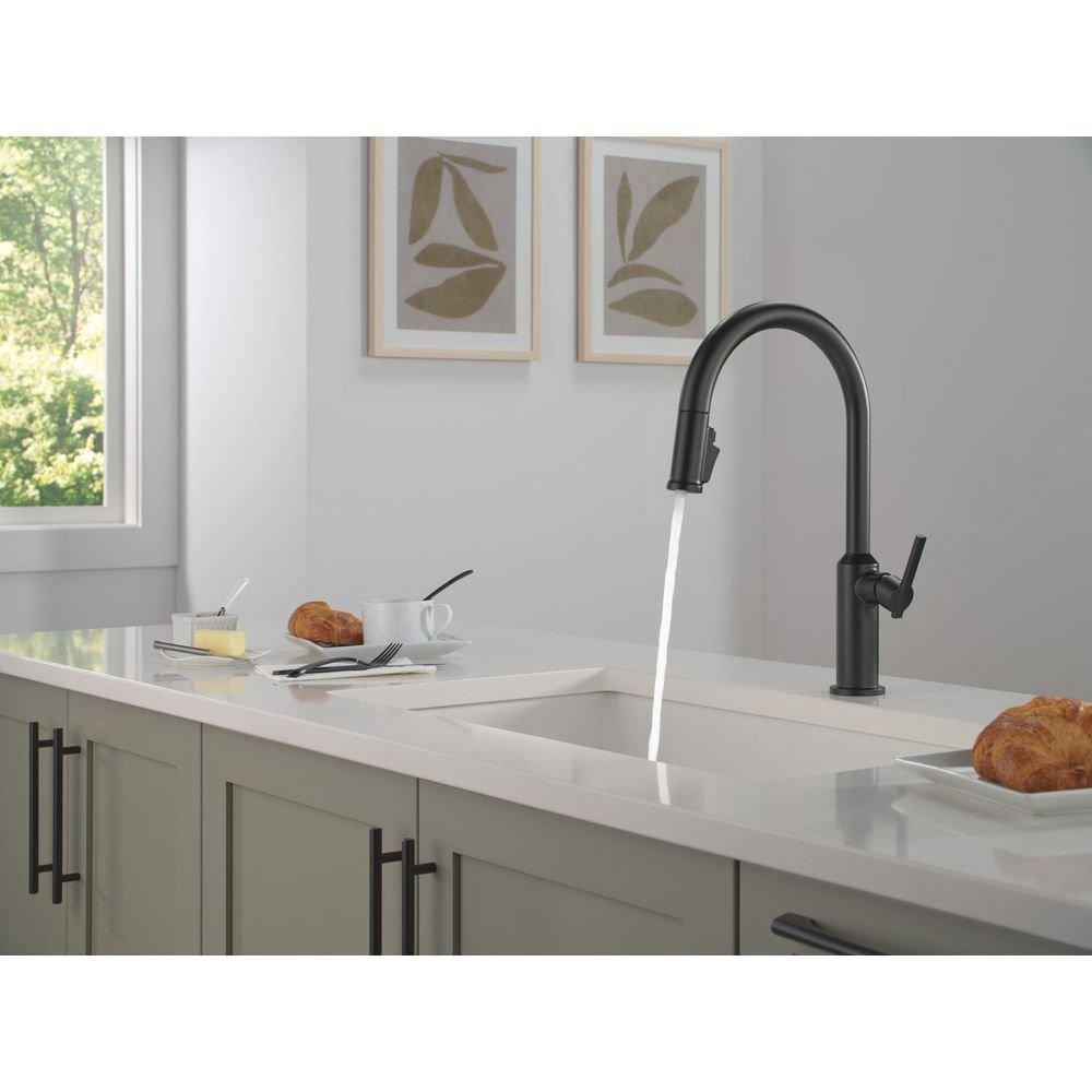 Delta Cordova: Single Handle Pull-Down Kitchen Faucet 