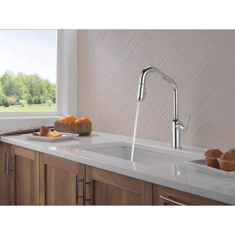 Delta Cordova: Single Handle Pull-Down Kitchen Faucet 