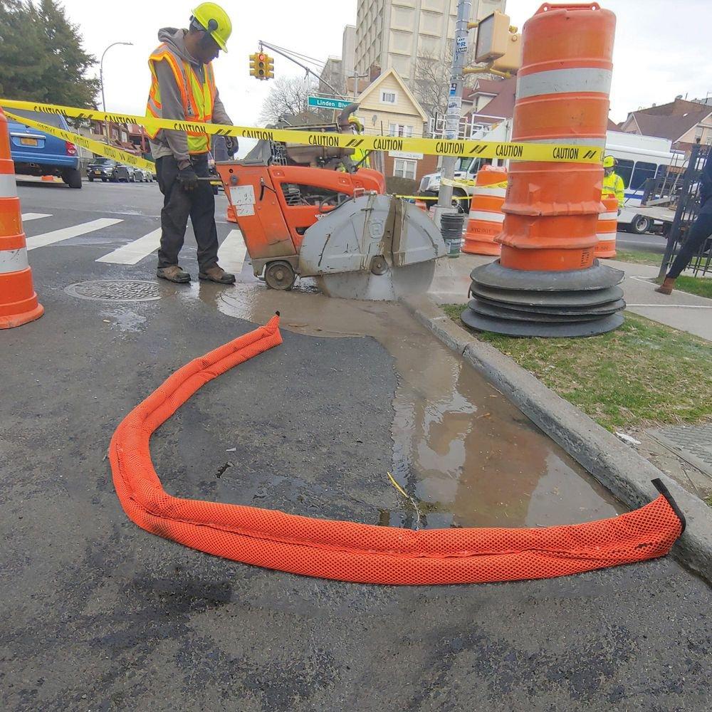 Grab & Go Hi-Vis Flood Barrier Kit, (4) 10 ft. Water-Activated Barriers 