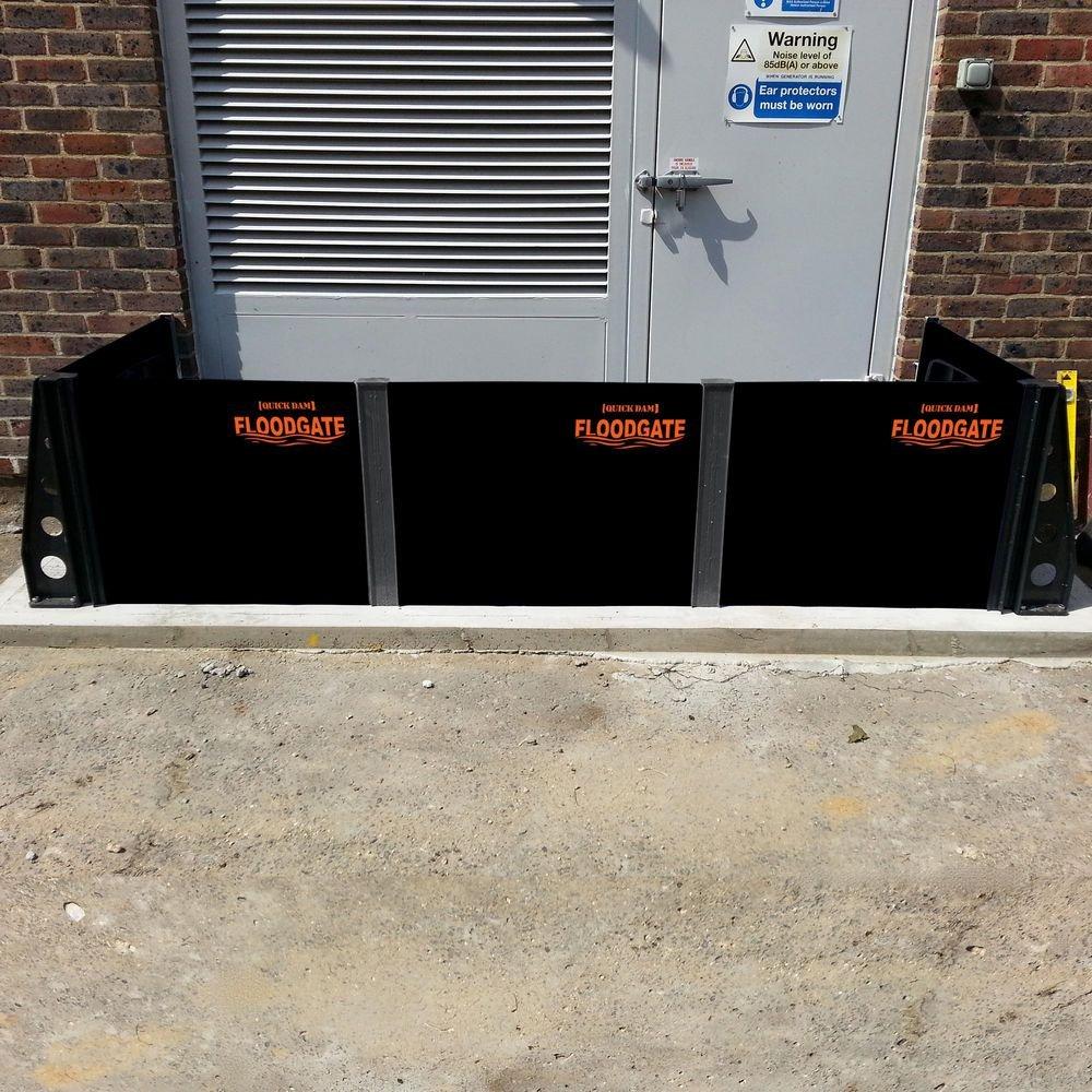 Flood Gate 3-Way Corner Stanchion Kit 