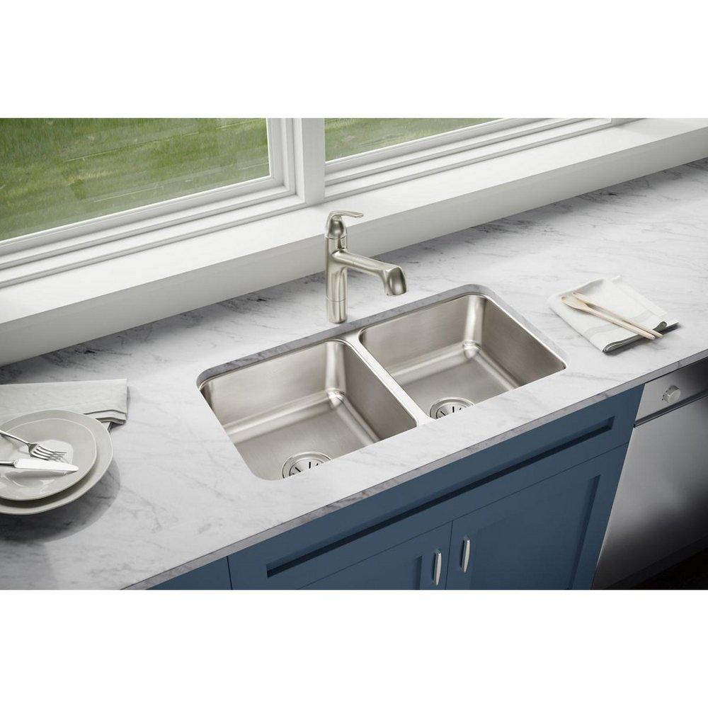 Elkay Lustrous Satin 31-3/4 x 16-1/2 in. No Hole Stainless Steel Double Bowl Undermount Kitchen Sink 