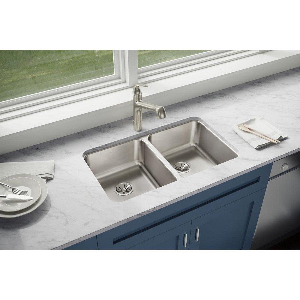 Elkay Lustrous Satin 30-3/4 x 18-1/2 in. No Hole Stainless Steel Double Bowl Undermount Kitchen Sink 