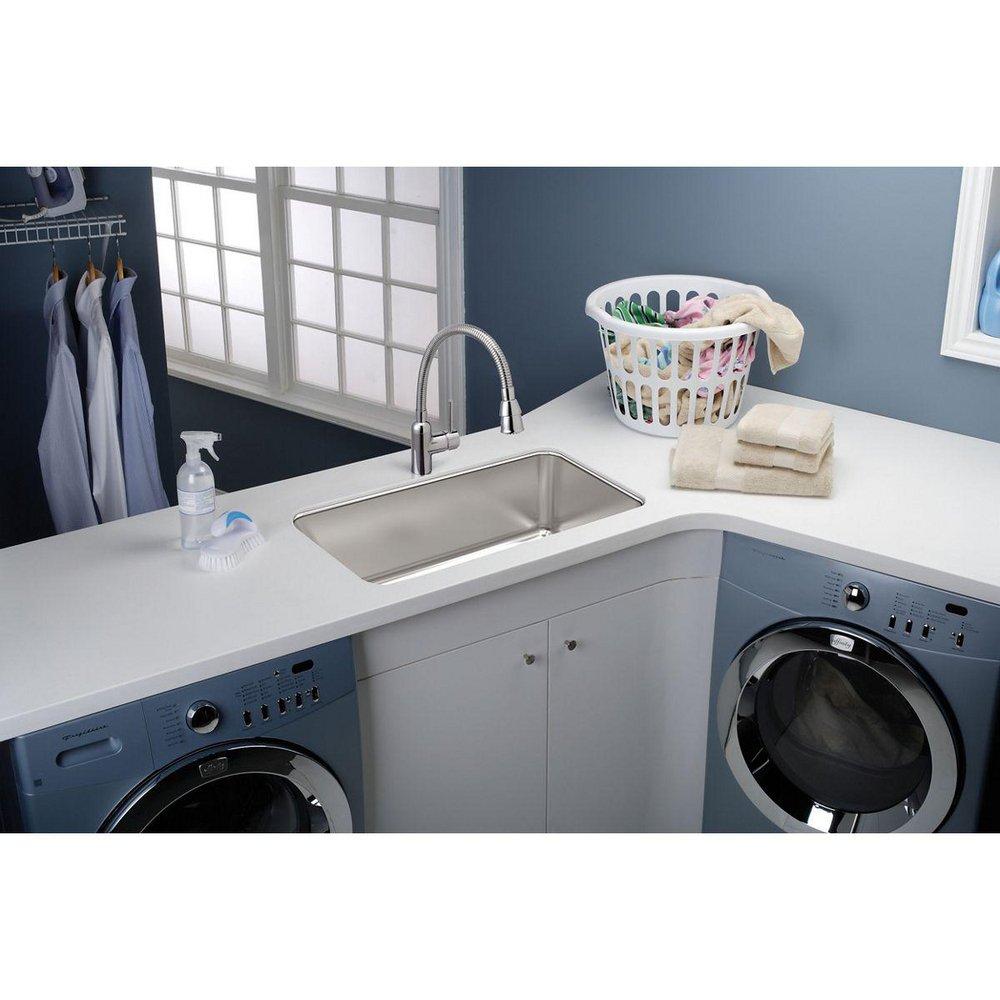 Elkay Lustrous Satin 30-1/2 x 18-1/2 in. Stainless Steel Single Bowl Undermount Kitchen Sink with Sound Dampening 