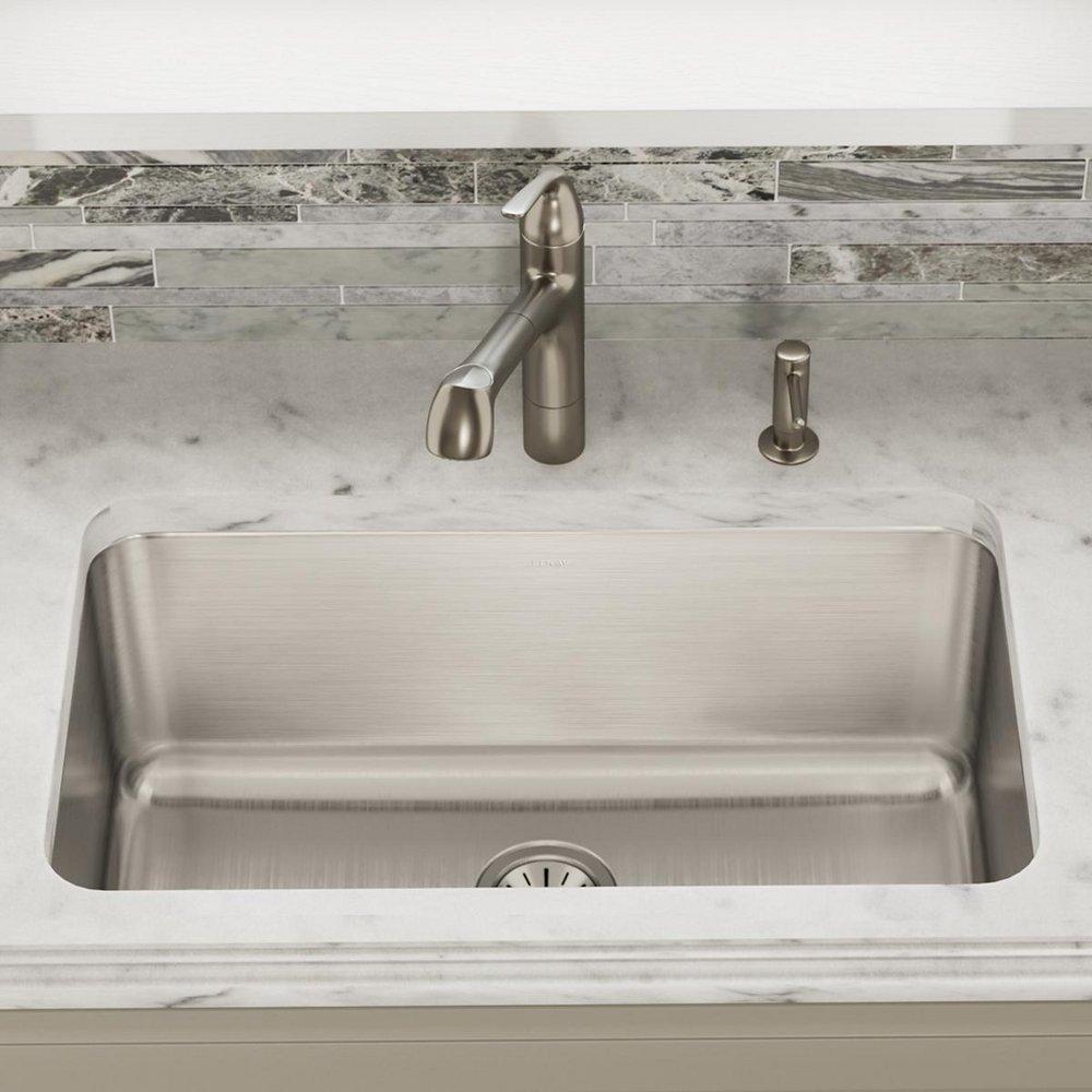 Elkay Lustrous Satin 30-1/2 x 18-1/2 in. No Hole Stainless Steel Single Bowl Undermount Kitchen Sink 