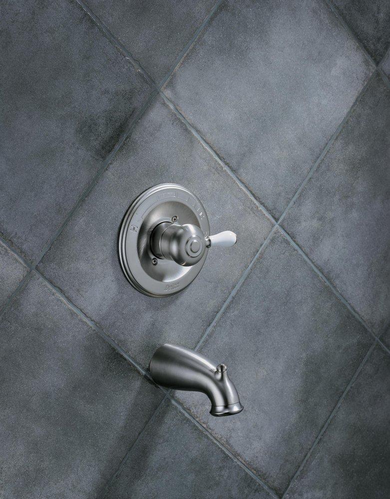 Delta Faucet Stainless Porcelain Single Lever Handle 
