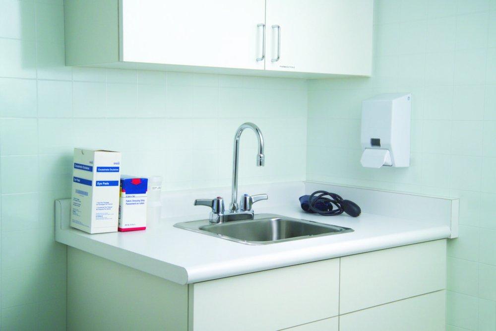 California Energy Commission Not Registered Lead Law Compliant 1.5 Gallons Per Minute 4 IN Cast Deck Mount 