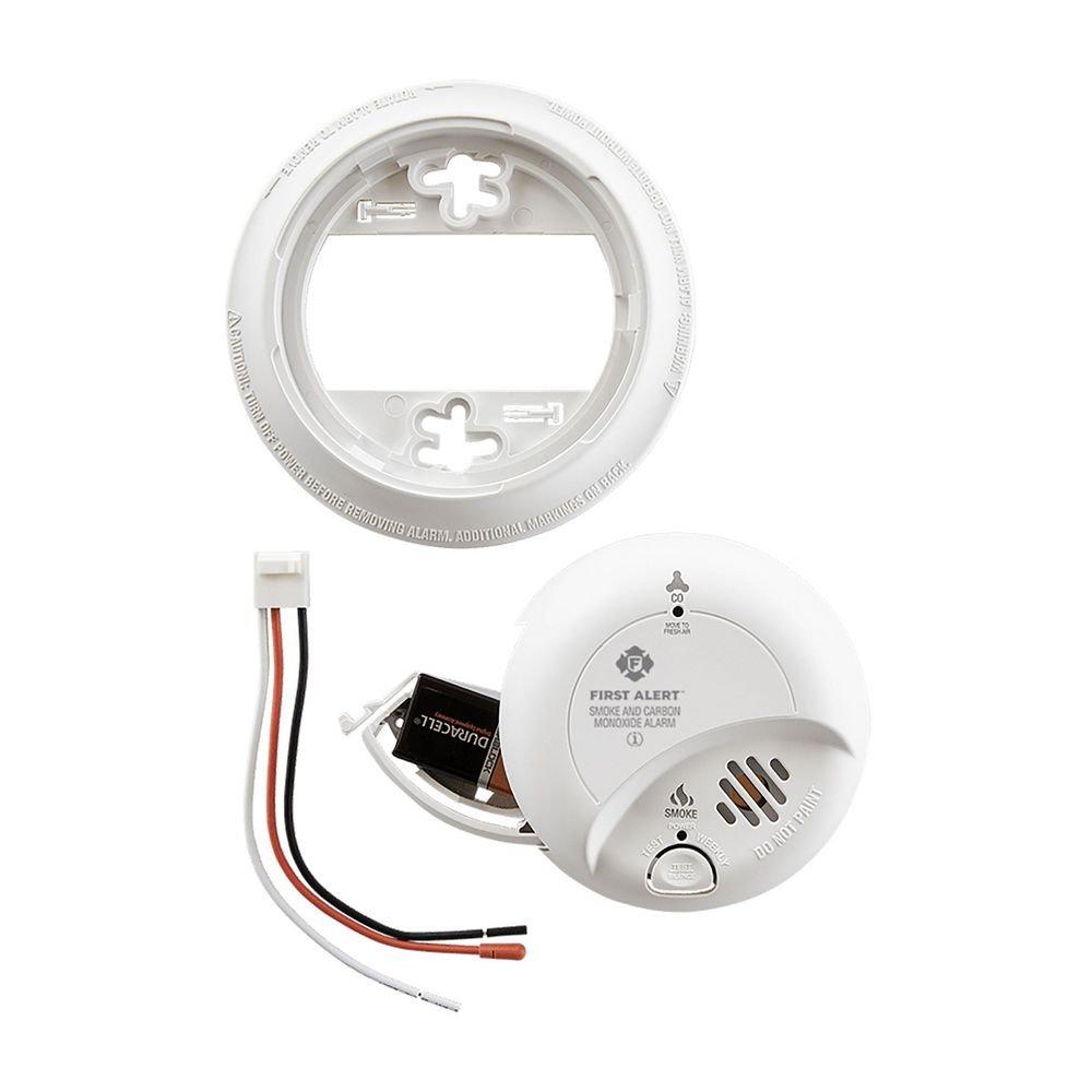 First Alert White 120V Ac Smoke/Carbon Monoxide Alarm 
