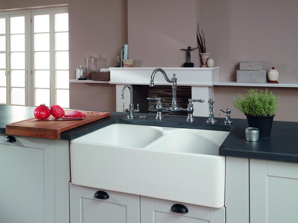 Franke White 35-5/8 x 21-7/8 in. 1 Hole Fireclay Double Bowl Farmhouse Kitchen Sink 