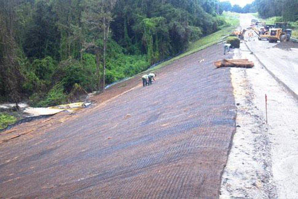 North American Green 6-1/2 ft. Permanent Turf Mat 