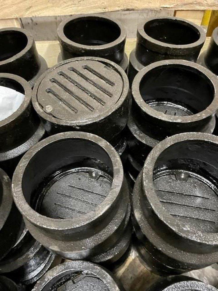 Fox Foundry & Supply Cast Iron Regular Inside Caulk Vent Box 