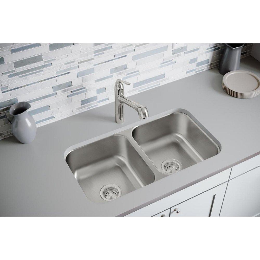 Dayton Radiant Satin 31-3/4 x 18-1/4 in. No Hole Stainless Steel Double Bowl Undermount Kitchen Sink 