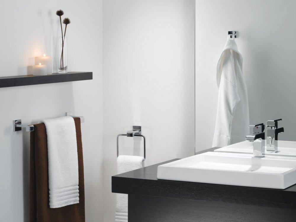 Delta Faucet Brilliance&reg; Stainless 18 in. Towel Bar 