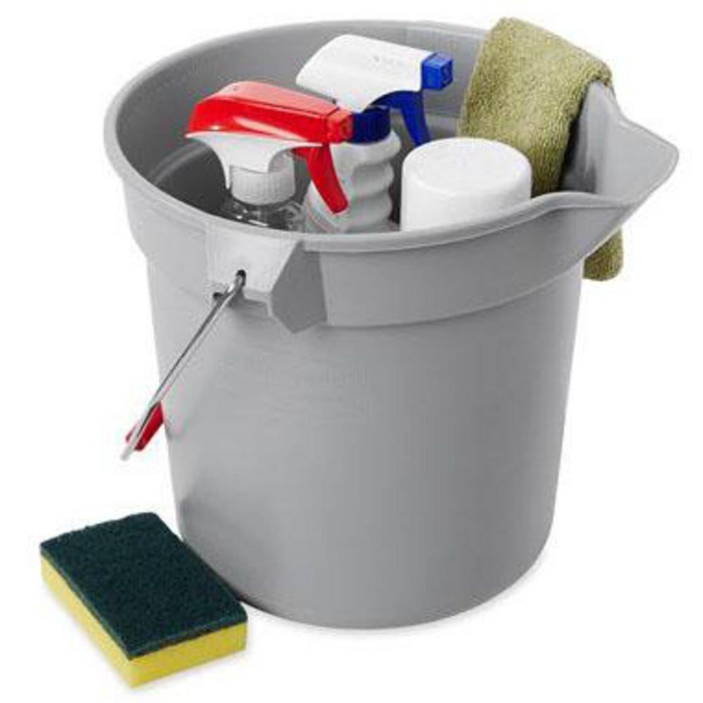 Rubbermaid Grey 10 qt Round HDPE Bucket 