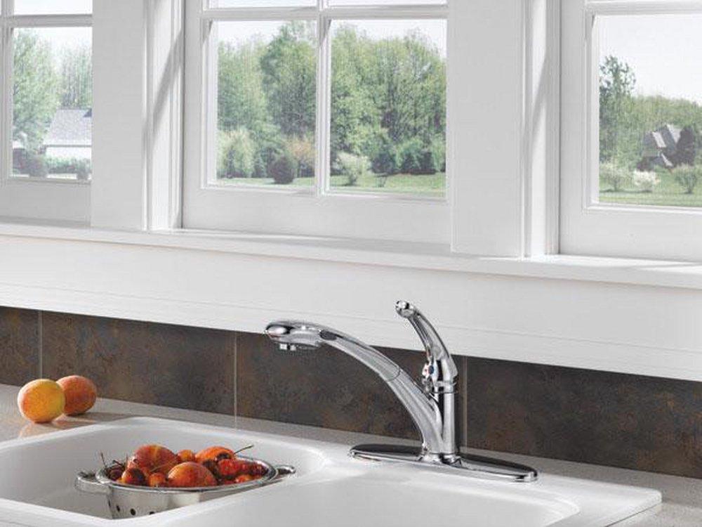 Delta Faucet Chrome Single Handle Pull Out Kitchen Faucet 