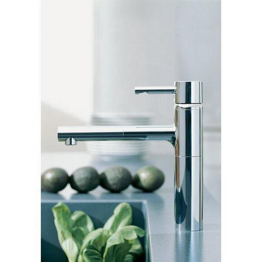 GROHE SuperSteel Infinity&trade; 2.2 gpm Single Lever Handle Deckmount Kitchen Sink Faucet Pull-Out Spout 3/8 in. Compression Connection 