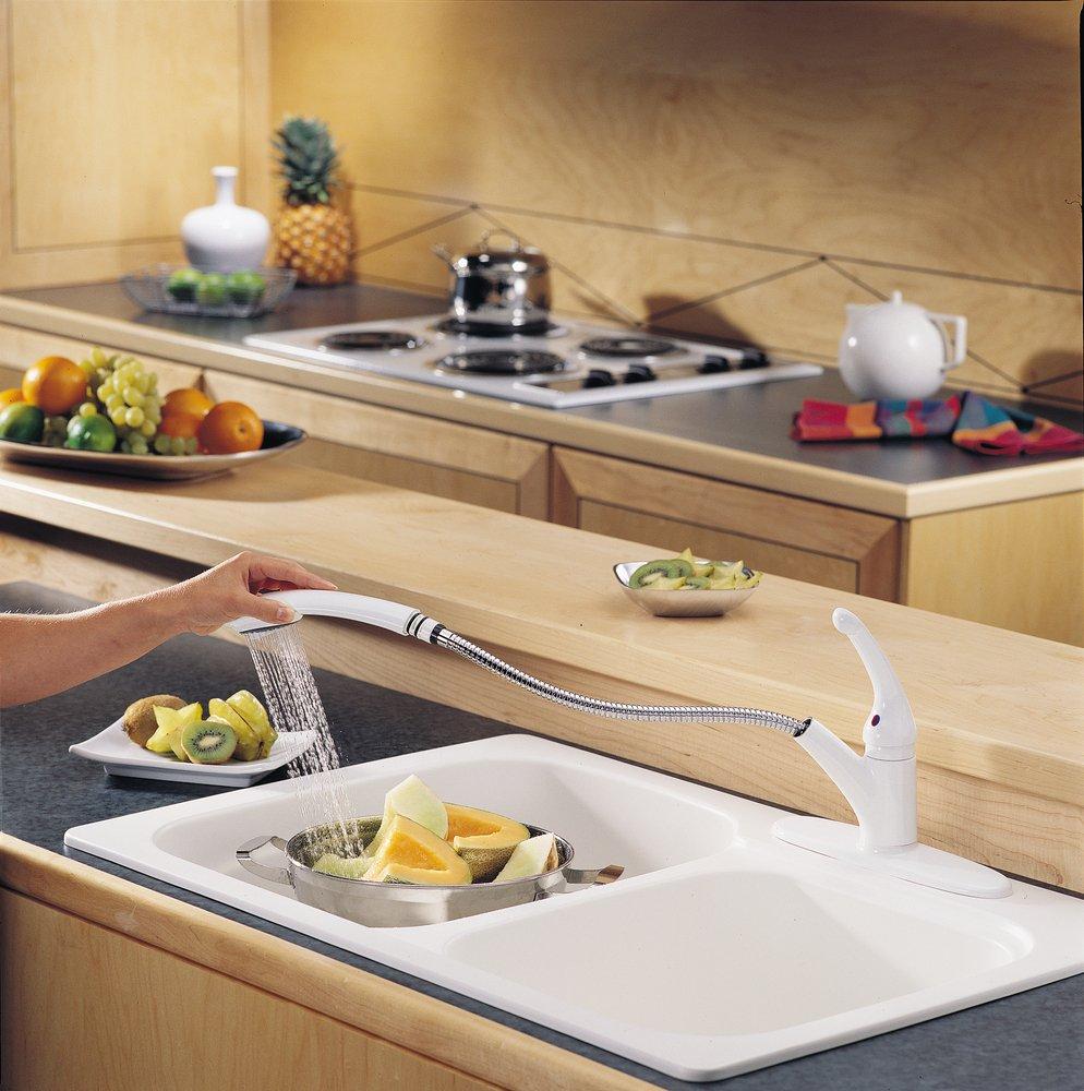 Delta Faucet Polished Chrome Single Handle Pull Out Kitchen Faucet 