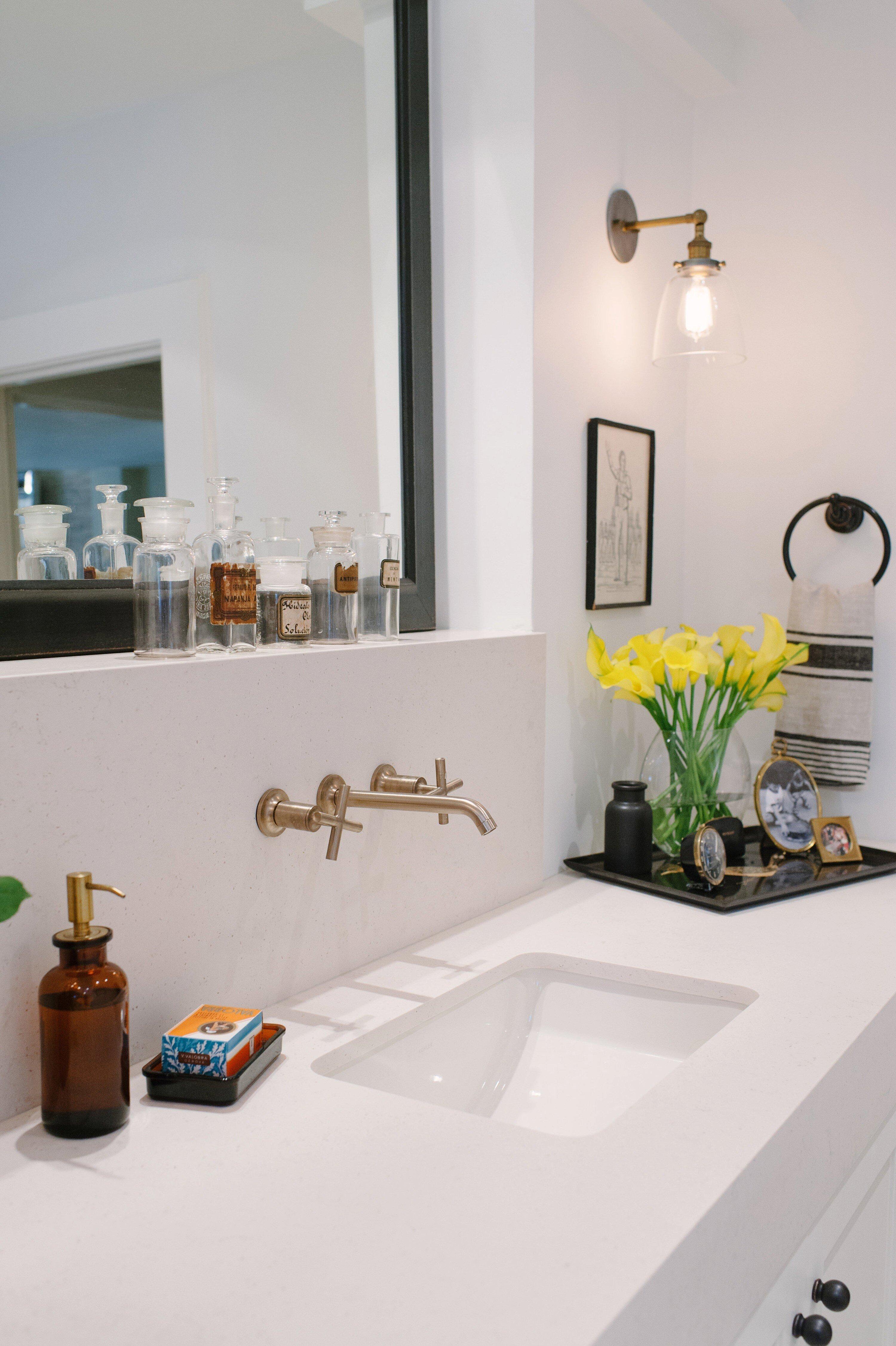 KOHLER White Undermount Basin 