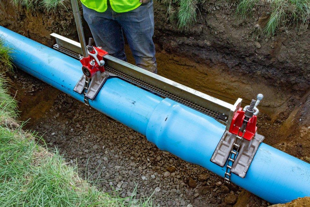 REED Universal Plastic Saddle Pair 