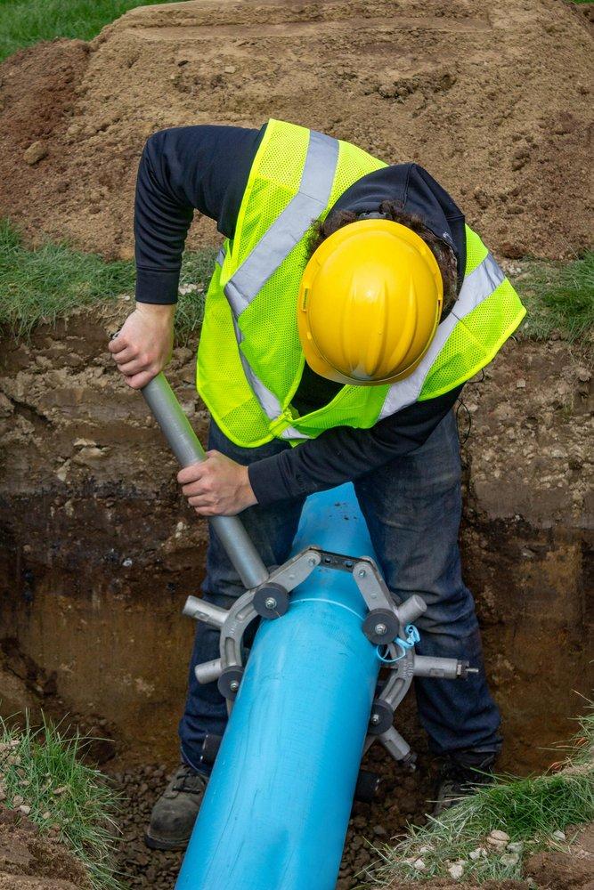 REED PVC C900 Pipe, PVC C905 Pipe and PVC Schedule 40 Pipe Cutter 