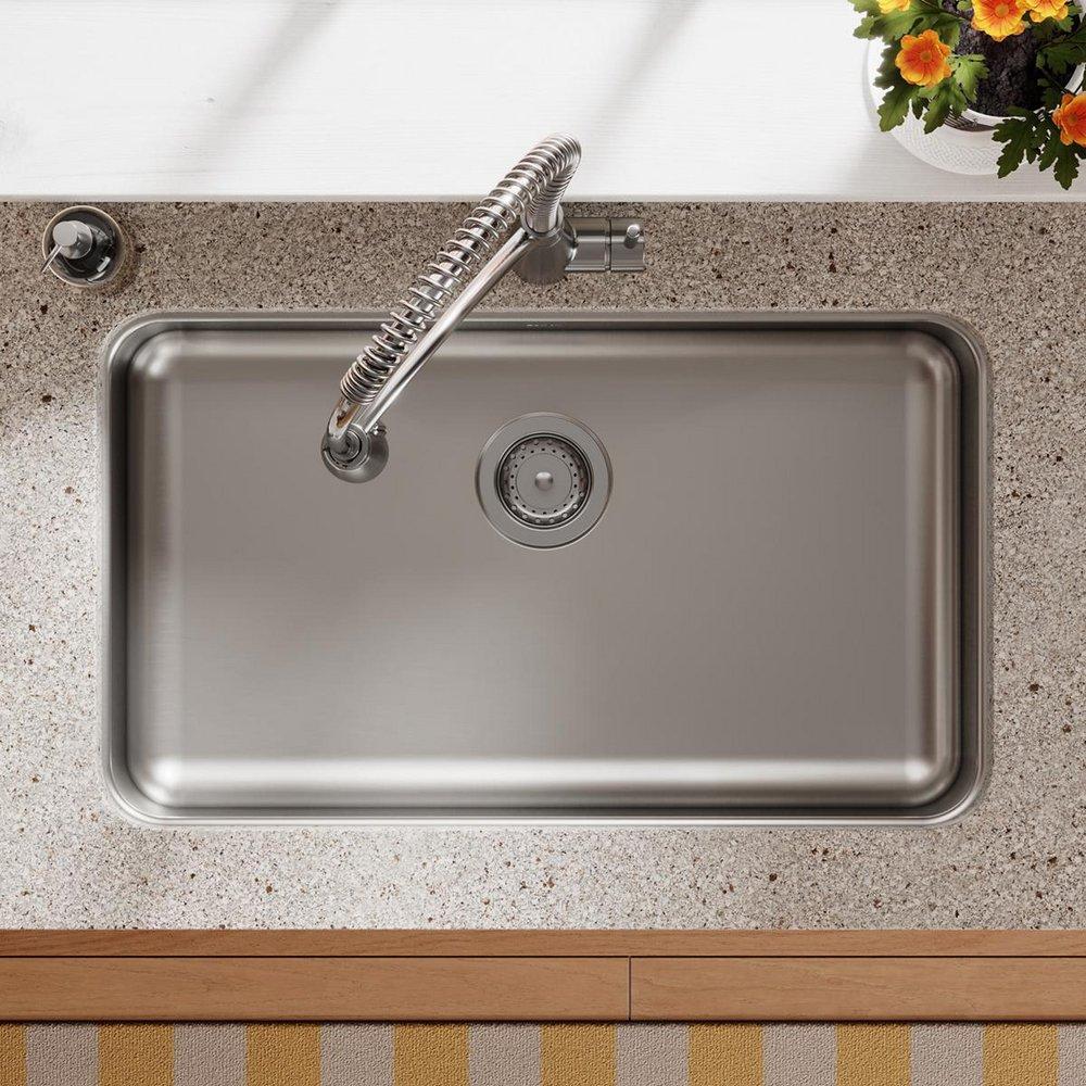 Elkay Lustrous Satin 30-1/2 x 18-1/2 in. No-Hole Stainless Steel Single Bowl Undermount Kitchen Sink 