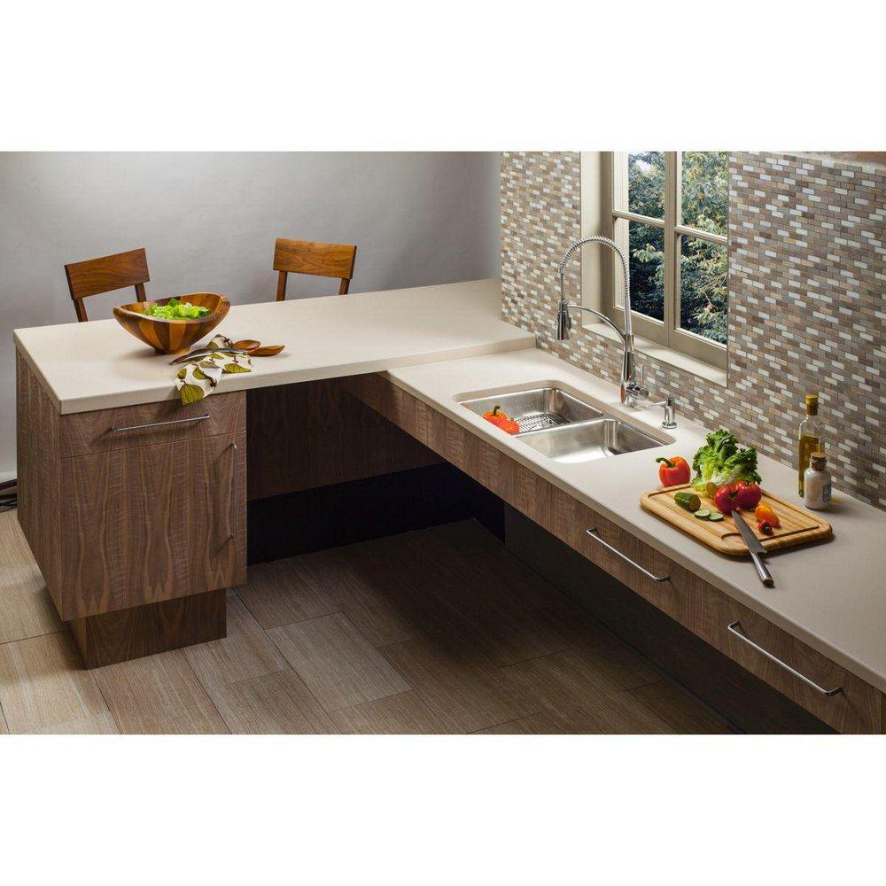 Elkay Lustrous Satin 30-3/4 x 18-1/2 in. No Hole Stainless Steel Double Bowl Undermount Kitchen Sink 
