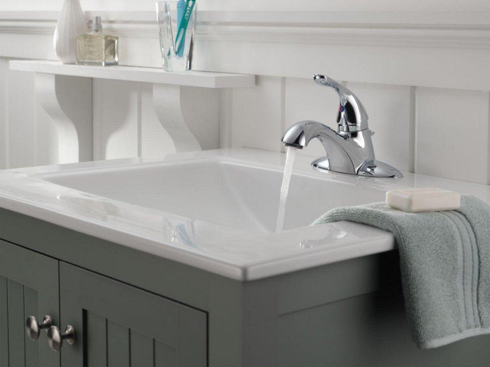 Delta Faucet Chrome Single Handle Centerset Bathroom Sink Faucet with Pop-Up Drain Assembly 