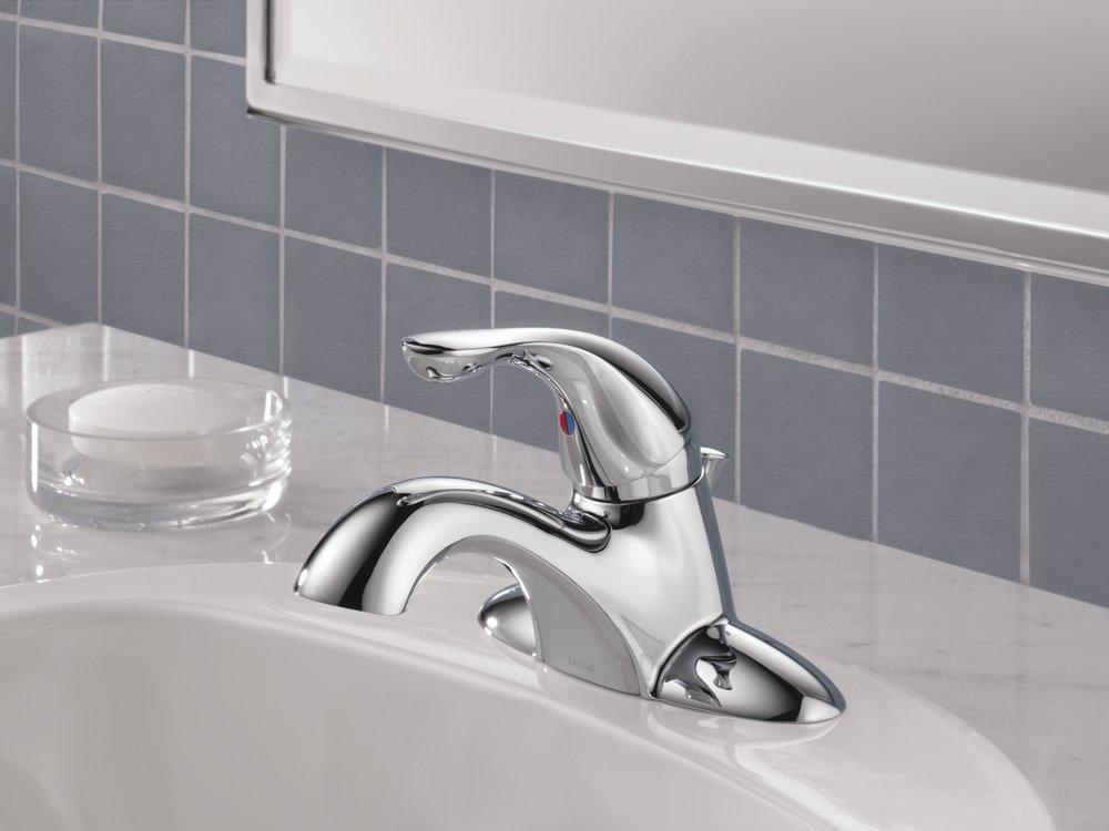 Delta Faucet Chrome 1.5 gpm Centerset Single Head Bathroom Faucet 