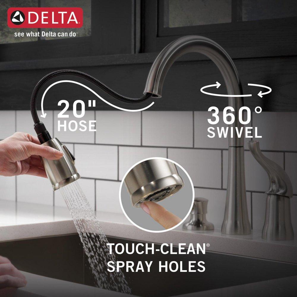 Delta Faucet Brilliance&reg; Stainless Single Handle Pull Down Kitchen Faucet 