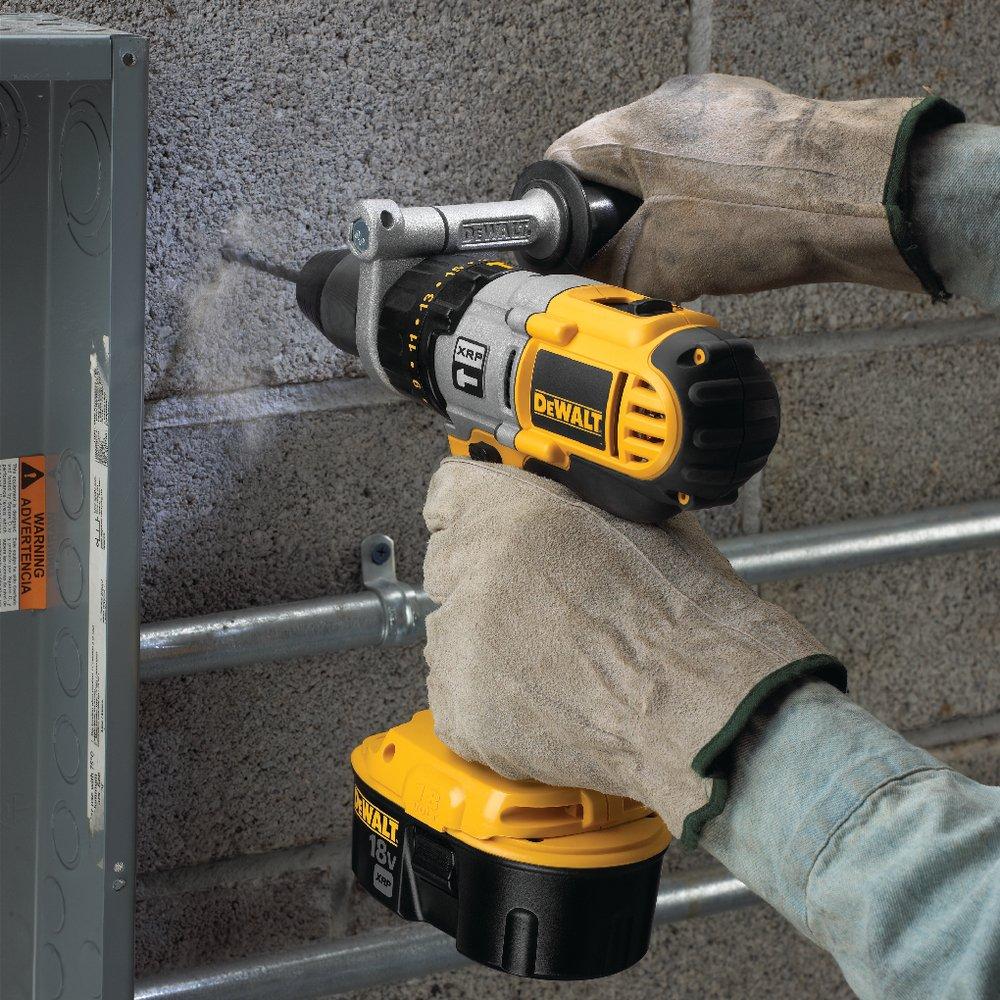 DEWALT Black Cordless 1/2 in Hammer Drill Kit 