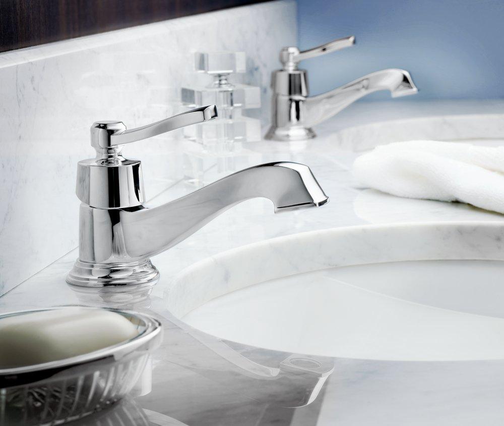 Moen Polished Chrome Single Handle Centerset Bathroom Sink Faucet 