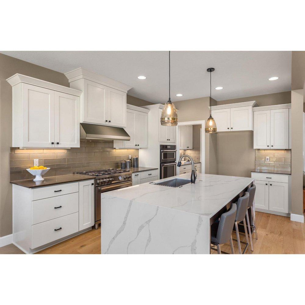 Broan Stainless Steel Under Cabinet Range Hood in Stainless Steel 