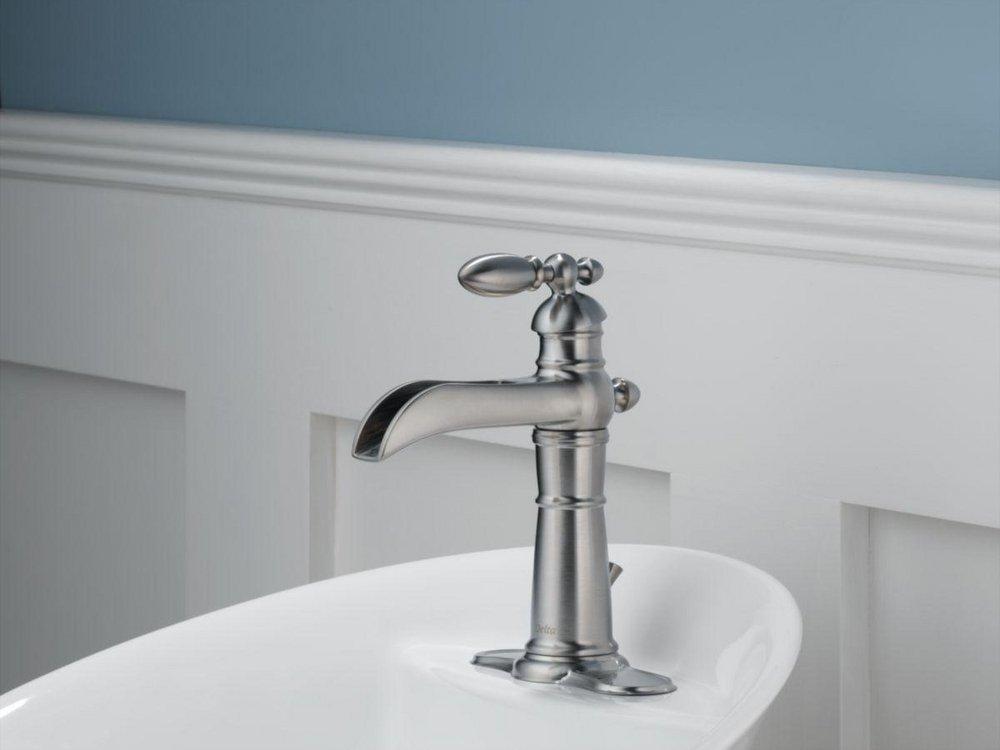 Delta Faucet Stainless Single Handle Centerset Bathroom Sink Faucet 