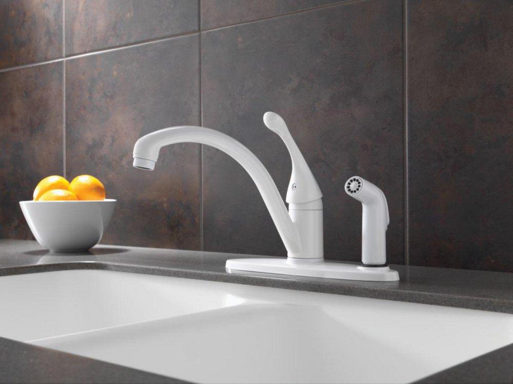 Delta Faucet Brilliance&reg; Stainless Single Handle Kitchen Faucet 
