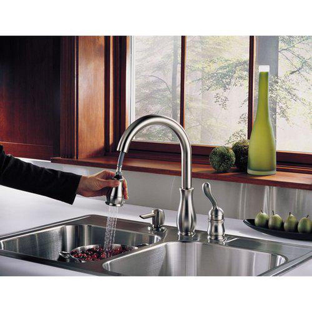 Delta Faucet Chrome Single Handle Pull Down Kitchen Faucet 