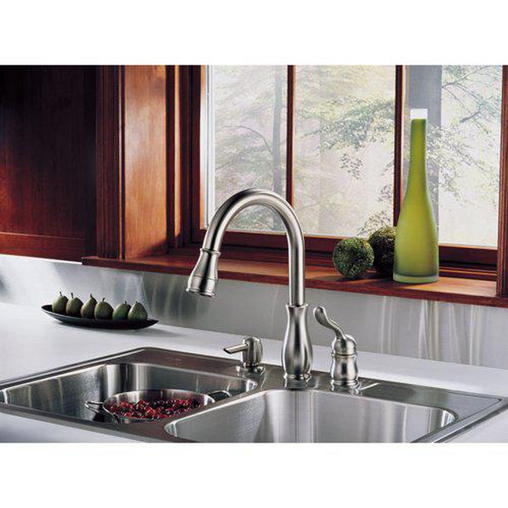 Delta Faucet Chrome Single Handle Pull Down Kitchen Faucet 