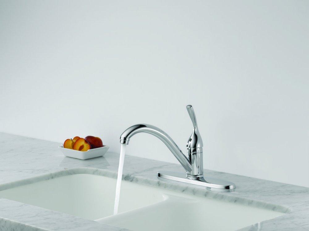 Delta Faucet Chrome Single Handle Kitchen Faucet 