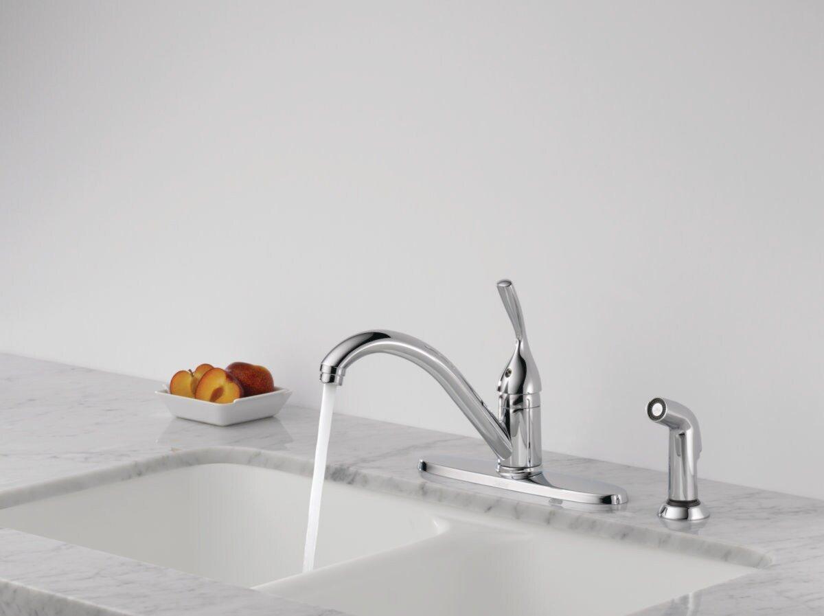 Delta Faucet Chrome Single Handle Kitchen Faucet 