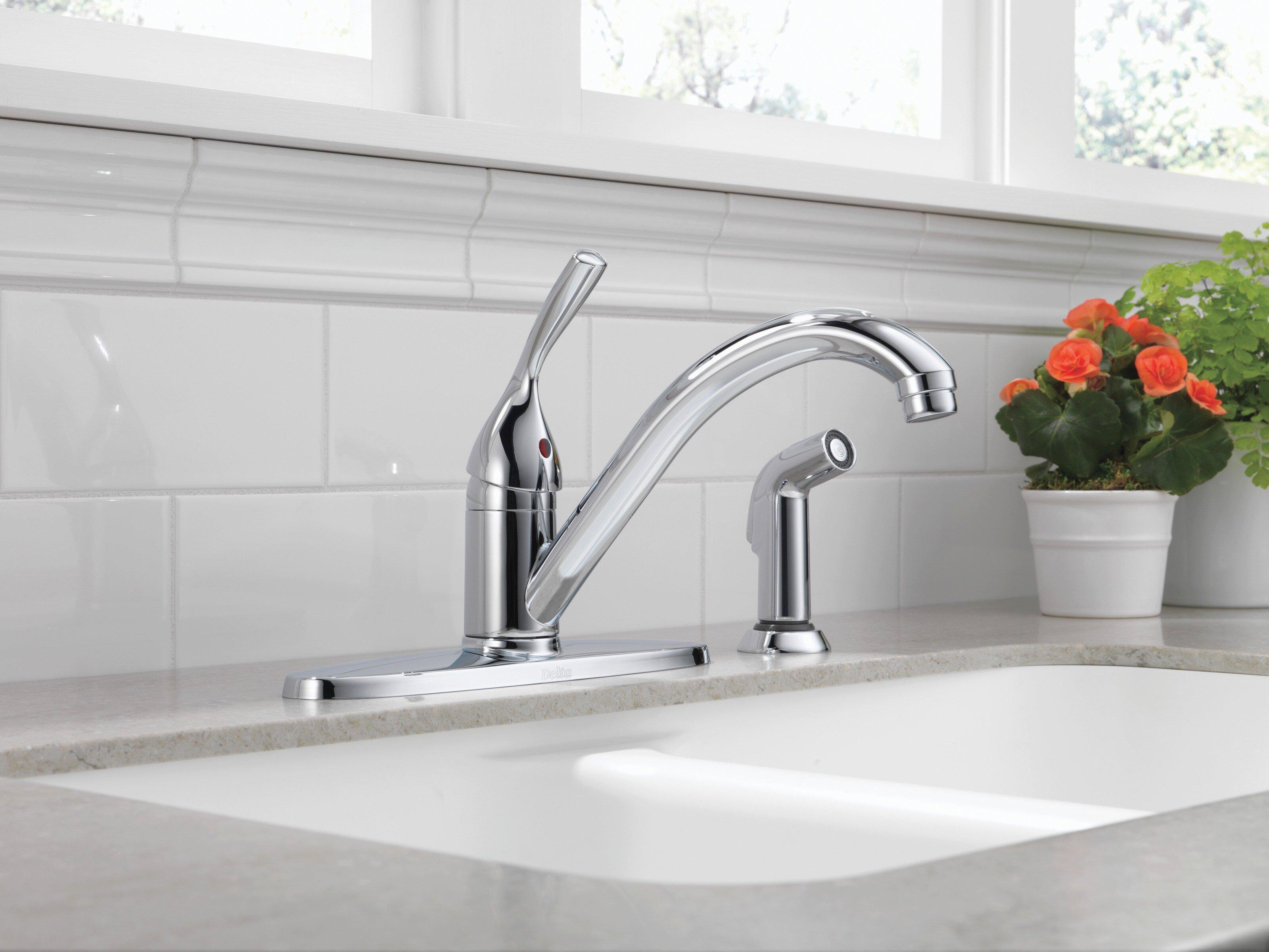 Delta Faucet Chrome Single Handle Kitchen Faucet 