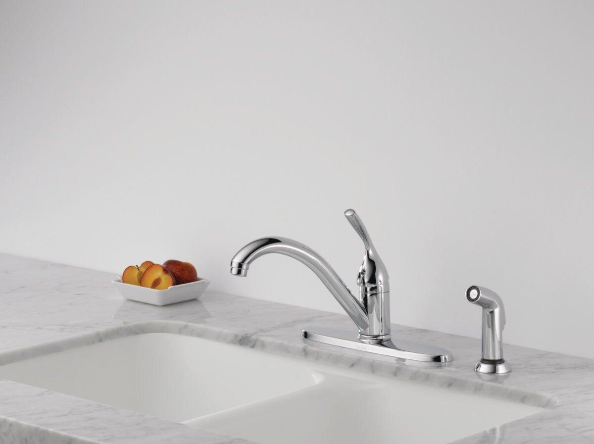 Delta Faucet Chrome Single Handle Kitchen Faucet 