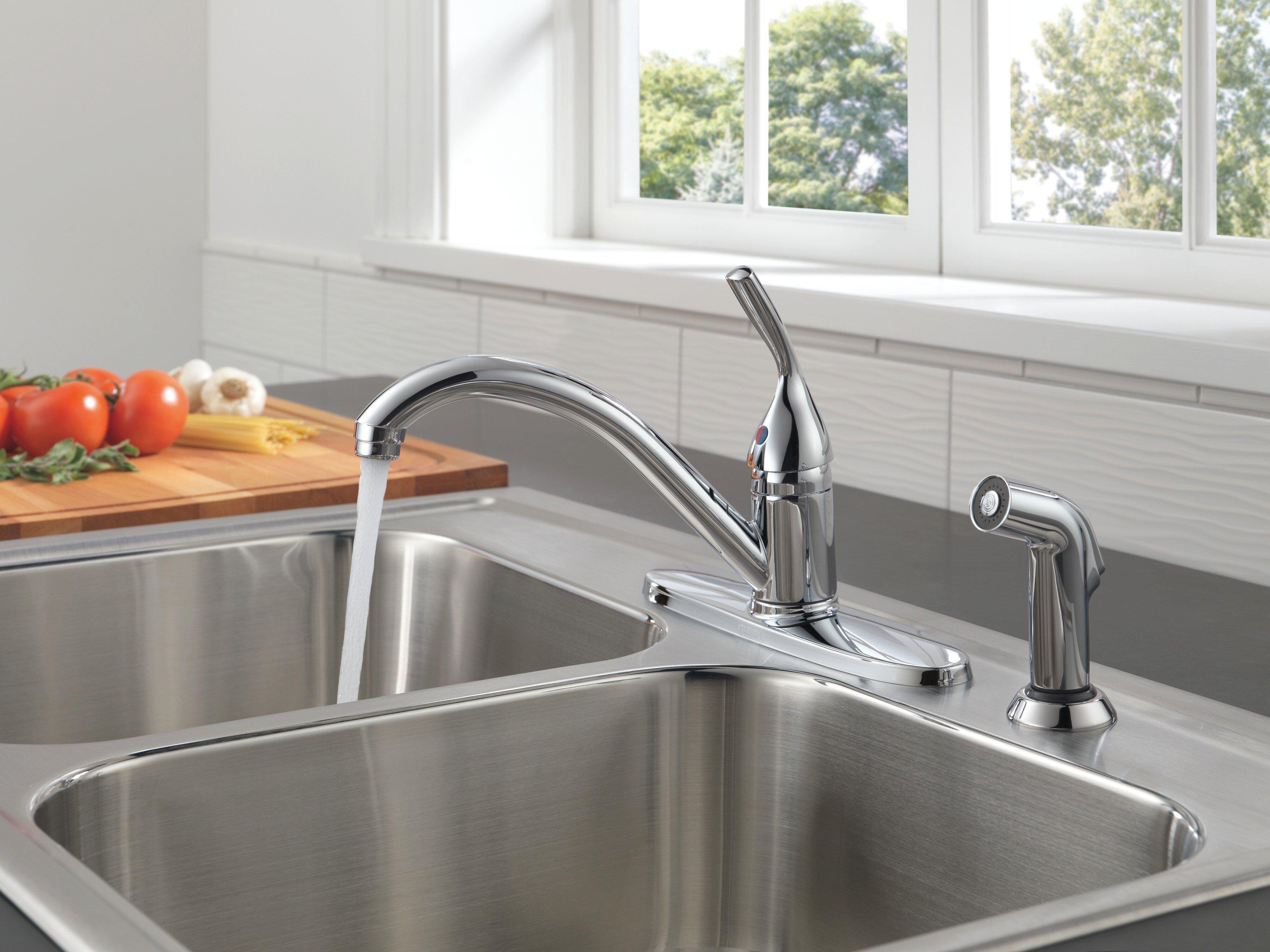 Delta Faucet Chrome Single Handle Kitchen Faucet 