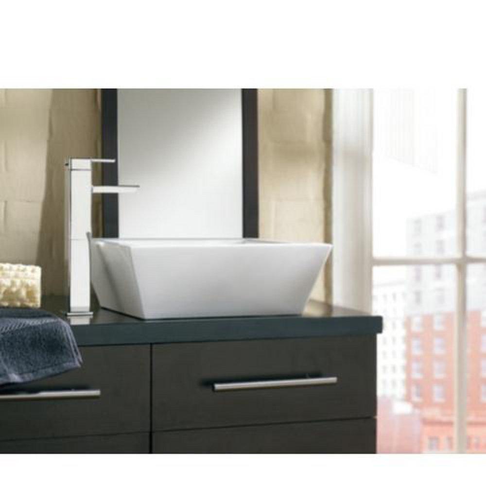 Moen Chrome Single Handle Centerset Bathroom Sink Faucet 