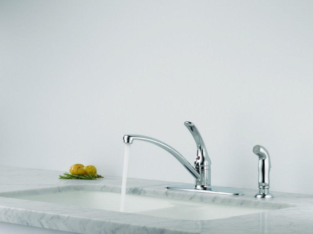 Delta Faucet Chrome Single Handle Centerset Kitchen Faucet 