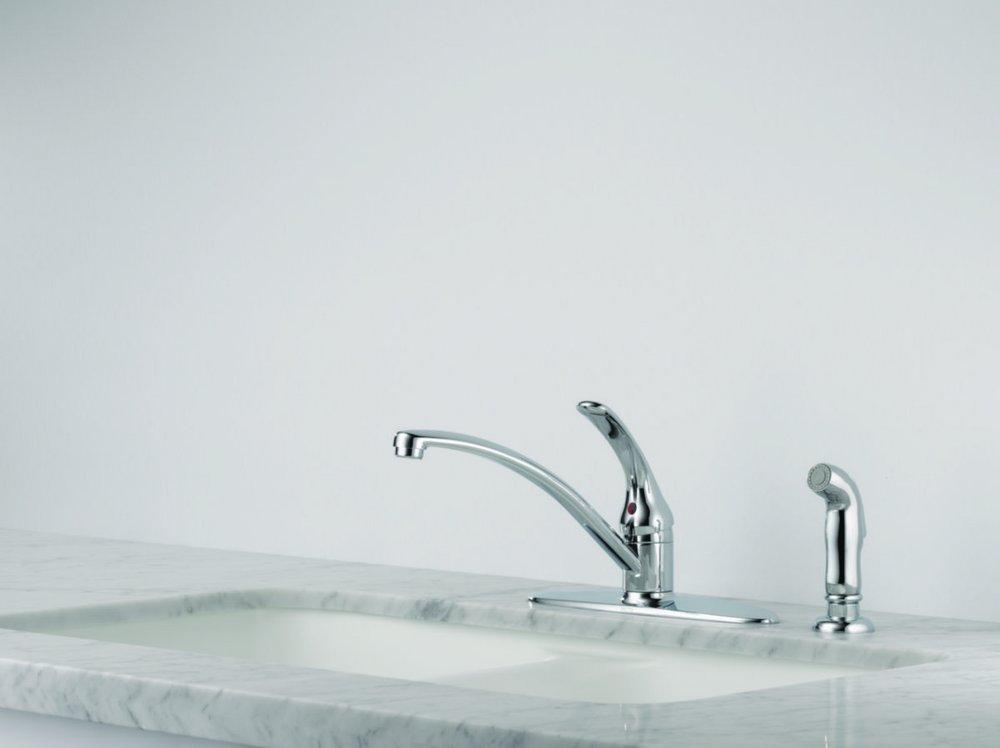 Delta Faucet Chrome Single Handle Centerset Kitchen Faucet 